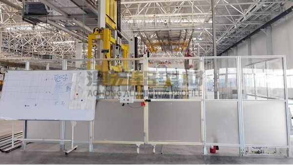 鋁型材圍欄的結(jié)構(gòu)性價(jià)值：無(wú)需焊接的穩(wěn)固藝術(shù)